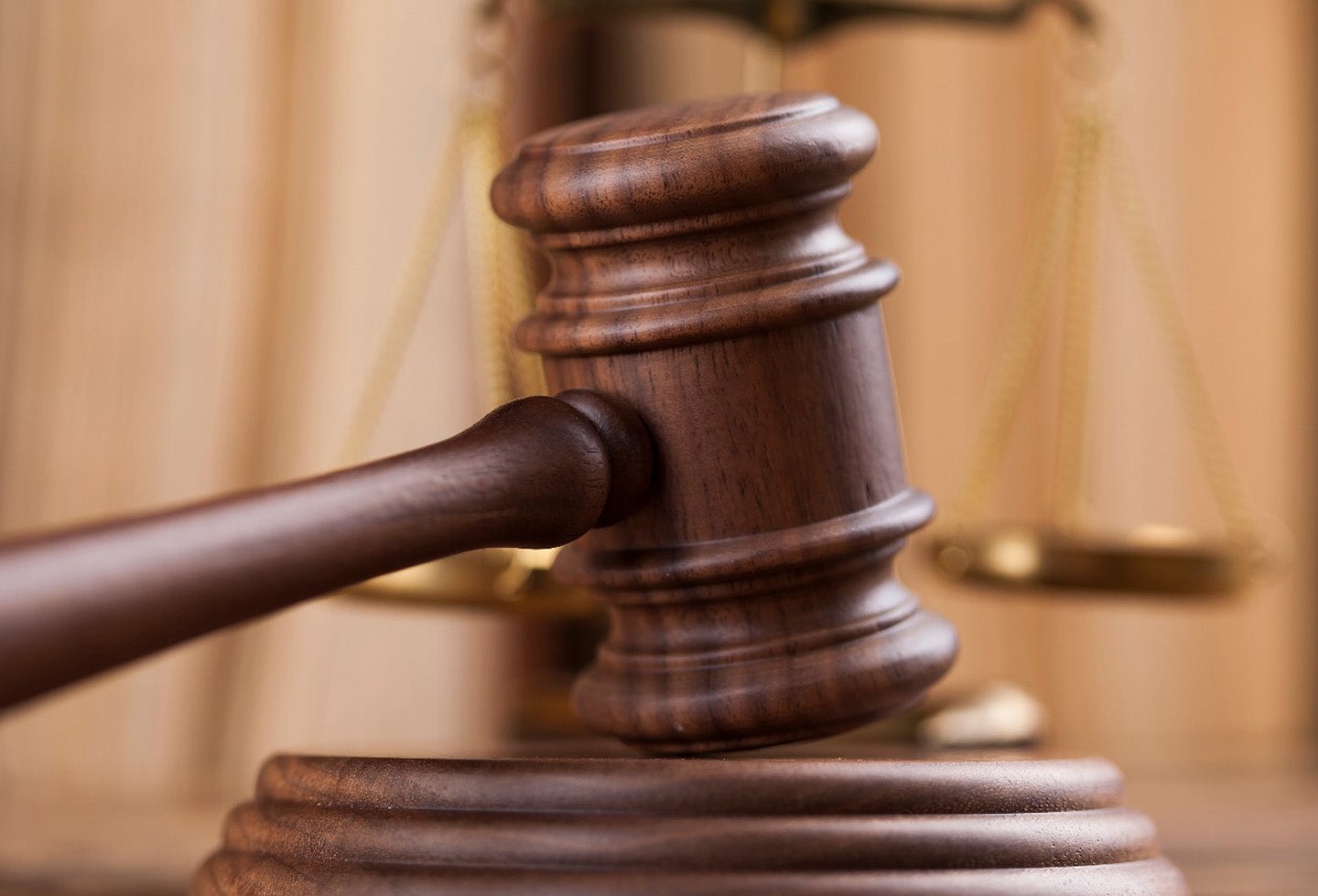Imagen de referencia de un tribunal / Ingimage