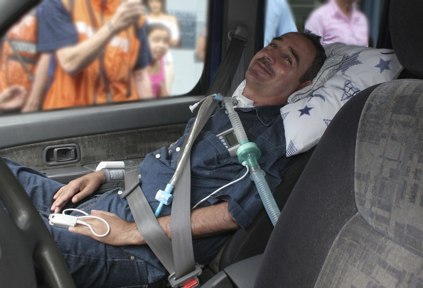El profesor Luis Fernando Montoya está tetrapléjico a raíz de un disparo recibido en un asalto el 22 de diciembre de 2004 / Colprensa