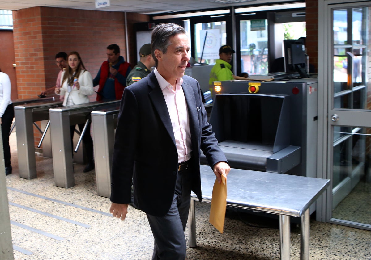 Llegada de Roberto Prieto a los juzgados de Paloquemao