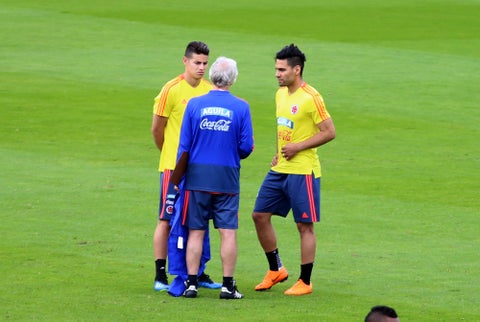 Falcao y James Rodríguez dialogaron por varios minutos con Pékerman