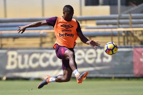 Patrice Evra durante un entrenamiento con el West Ham