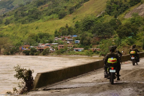 Autoridades y socorristas se dirigen a la zona de la emergencia