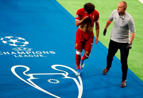 Mohamed Salah llora tras salir del campo de Kiev