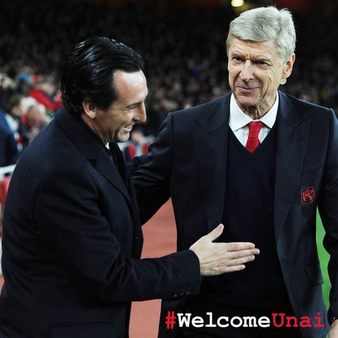 Unai Emery, técnico de Arsenal, y Arsene Wenger, estratega saliente del conjunto de Londres