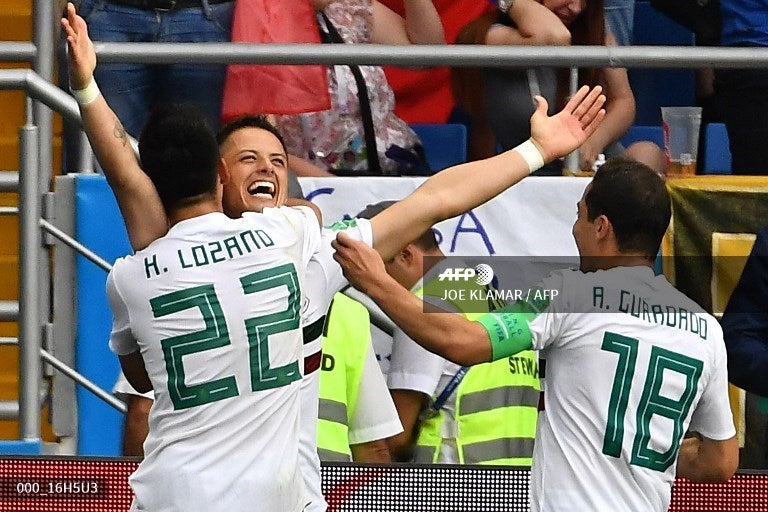 Chicharito celebrando su primer gol en Rusia 2018