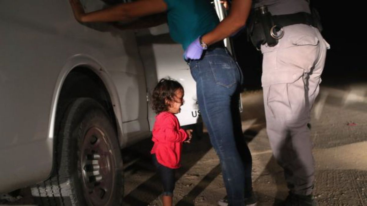 Niños separados de sus padres inmigrantes en la frontera de EE.UU.