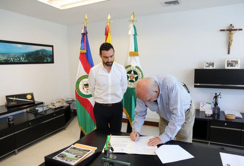 Andrés Villamizar, secretario de seguridad de Cali, con Maurice Armitage, alcalde de la ciudad