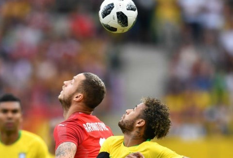 Neymar retornó a la titular de Brasil