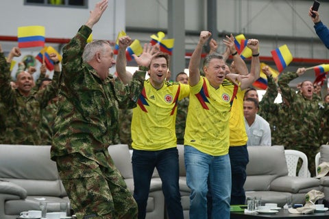 El presidente Santos celebró la victoria de Colombia ante Senegal.