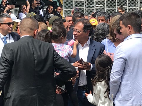 Gustavo Petro ejerció su derecho al voto este domingo