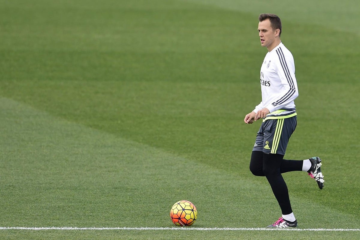 Denis Chéryshev entrenando con el Real Madrid en Valdebebas el 12 de diciembre de 2015