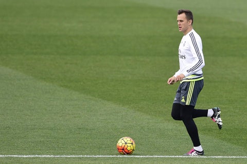 Denis Chéryshev entrenando con el Real Madrid en Valdebebas el 12 de diciembre de 2015
