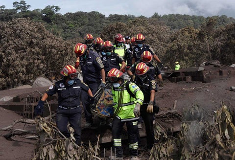 Equipo de rescate en Guatemala