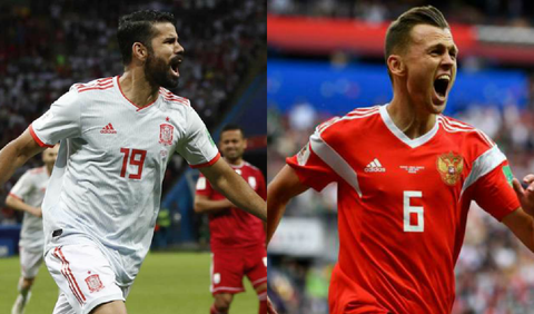 Diego Costa, delantero de España y Denis Cheryshev, volante de Rusia