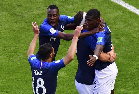 Jugadores de Francia celebrando el gol ante Australia
