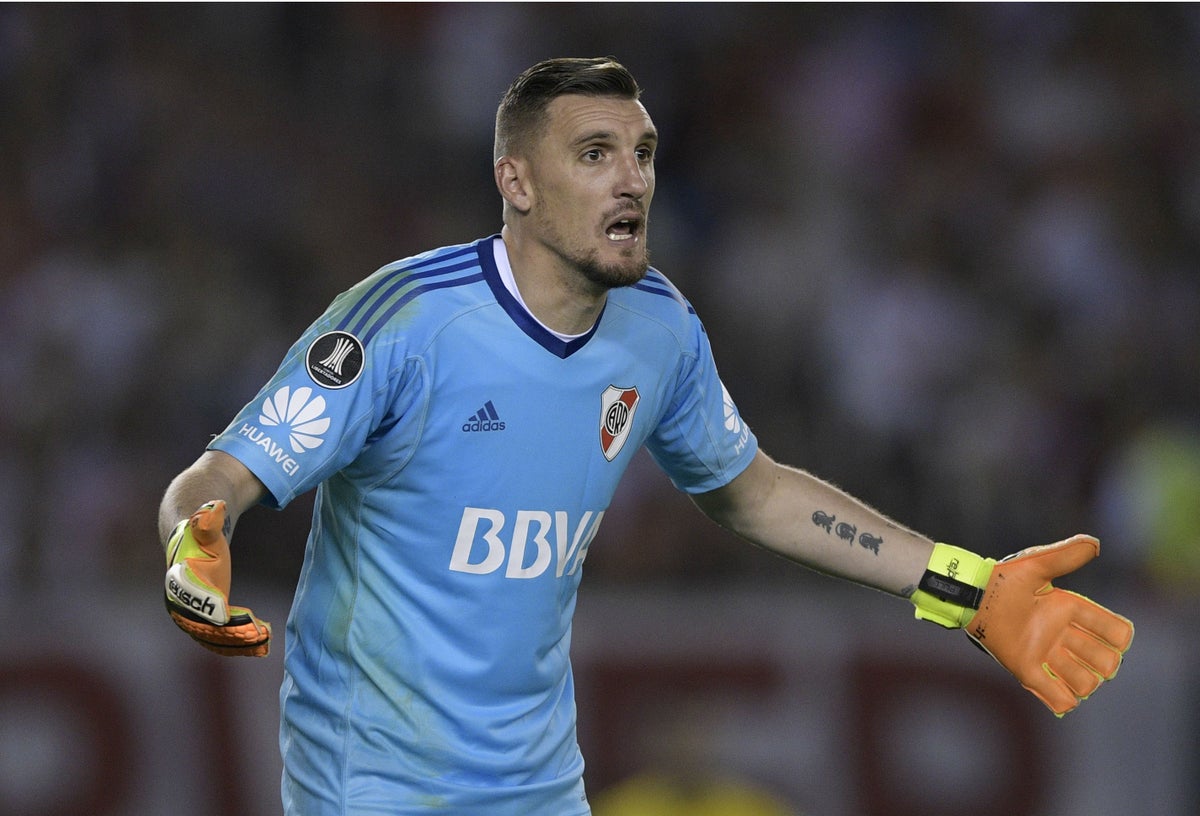 Portero Franco Armani.