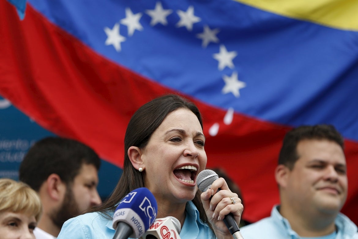 María Corina Machado pide que Parlamento asuma Gobierno de Venezuela en enero