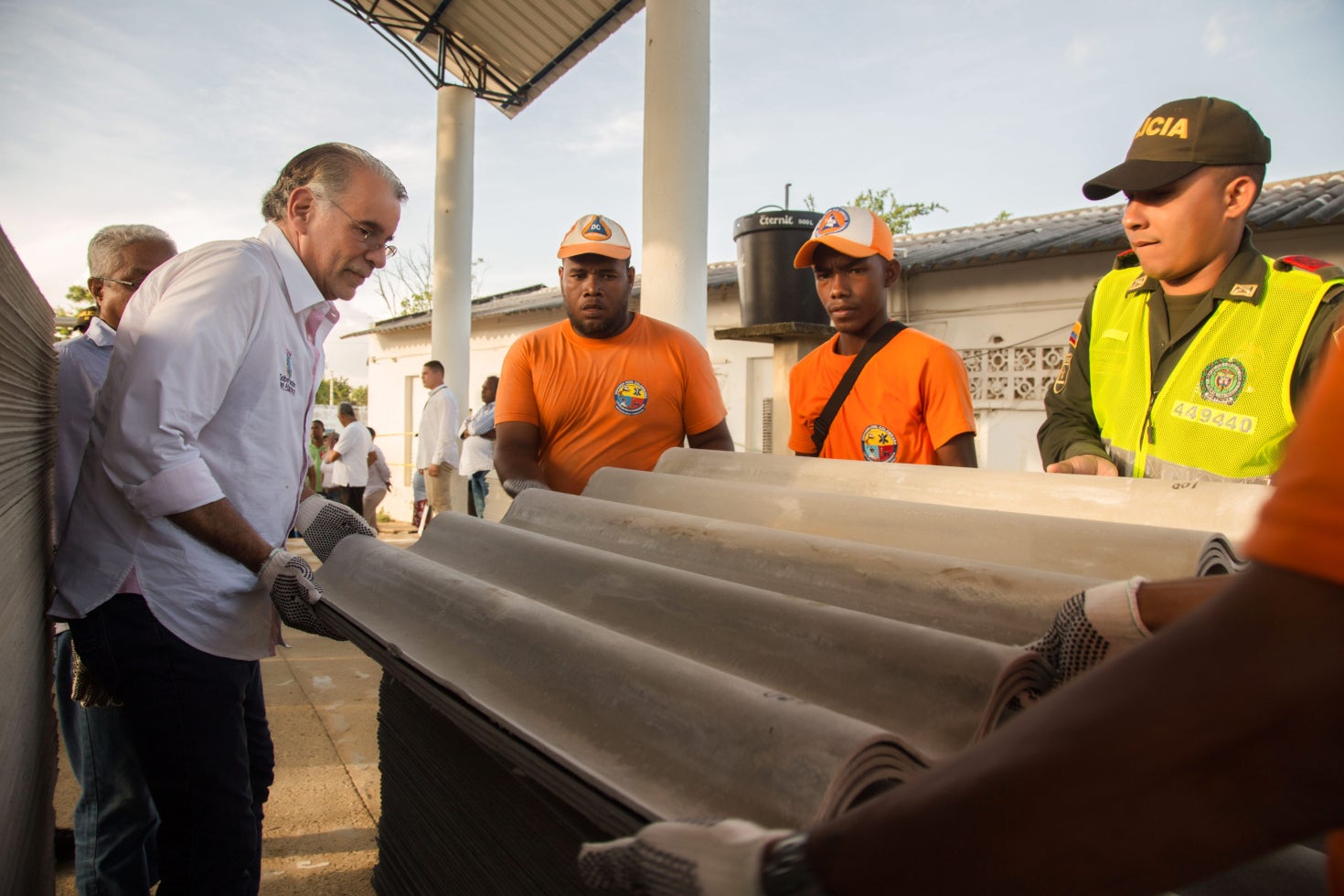 En Atlántico familias afectadas por vendaval recibieron ayudas humanitarias