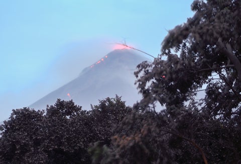 Aunque el coloso ya bajó la actividad, no se descarta que pueda reactivar la erupción.