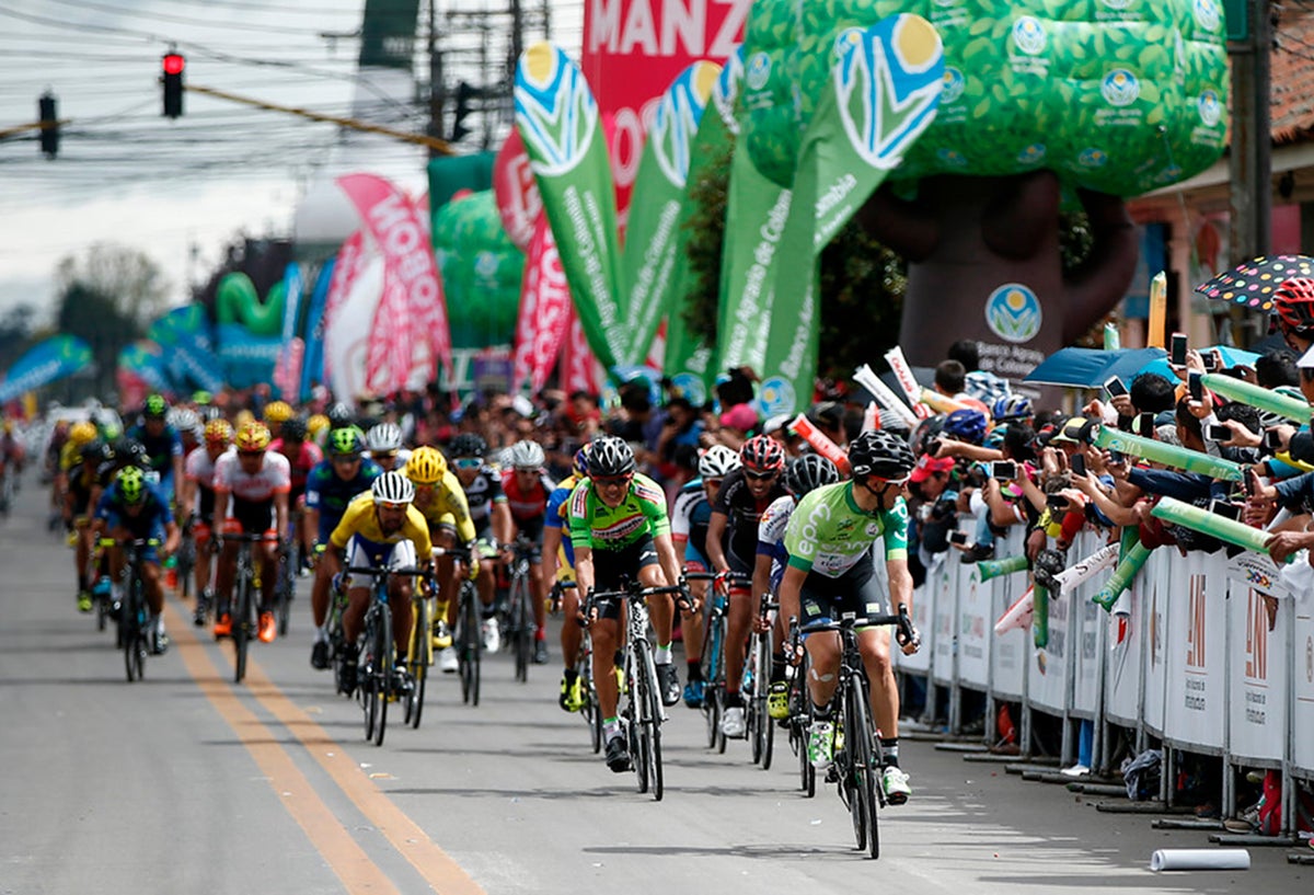 La Vuelta a Colombia llegando a Cota (Cundinamarca) el 25 de junio de 2016