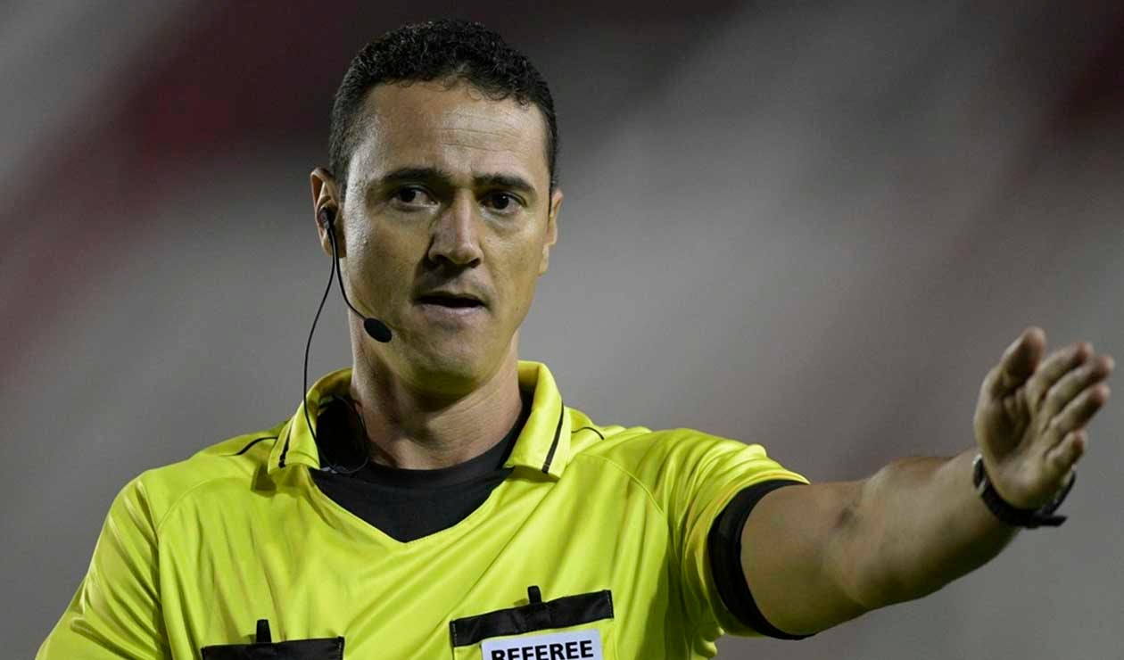 Wílmar Roldán, árbitro colombiano que dirigirá su primer partido en el Mundial de Rusia 2018