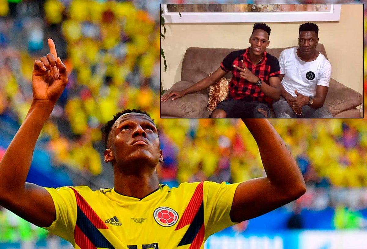Yerry Mina celebrando su gol ante Senegal / En la imagen de la derecha está junto a su padre Eulises Mina