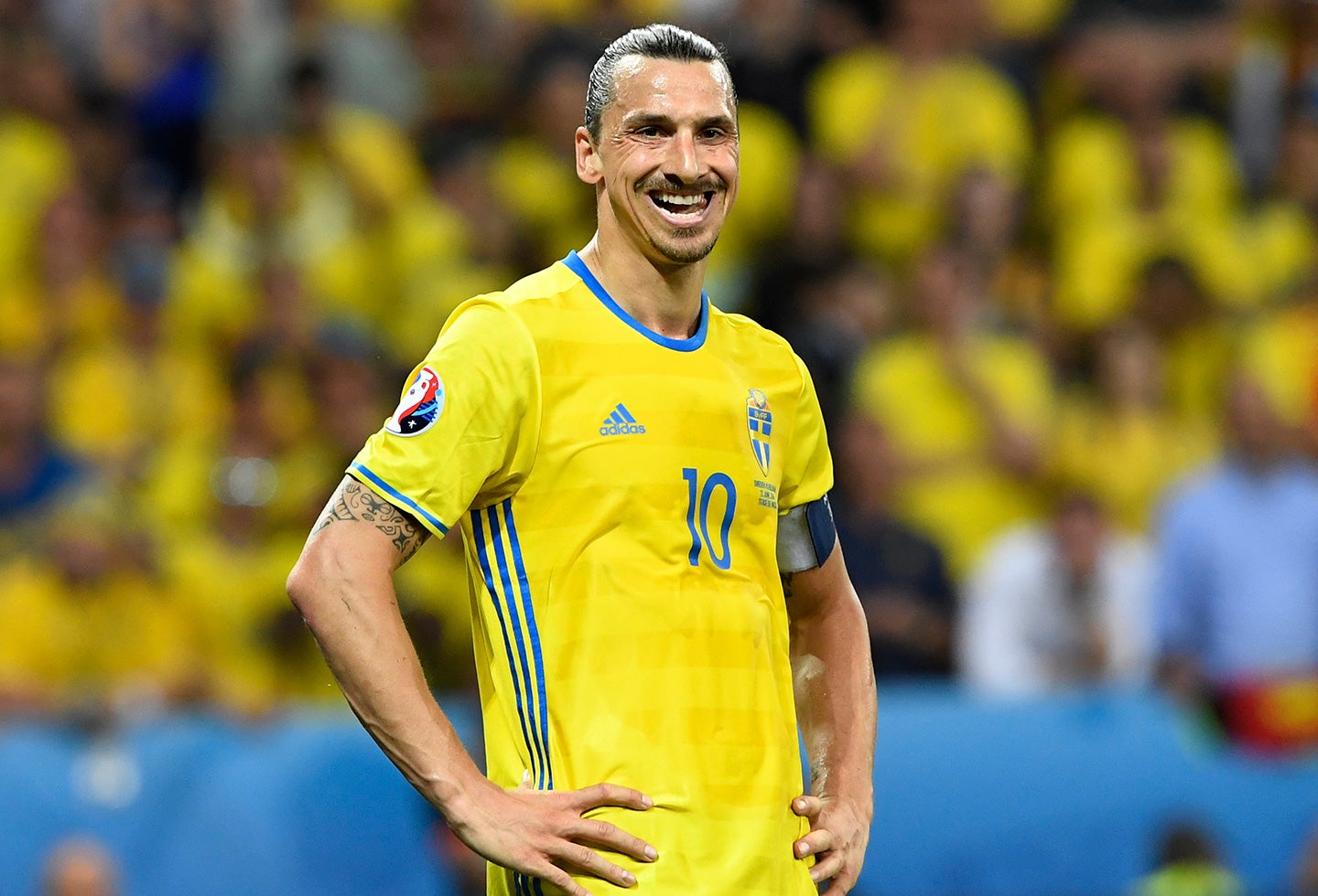 Zlatan Ibrahimovic con Suecia, enfrentando a Bélgica, en la Eurocopa de Francia, el 22 de junio de 2016