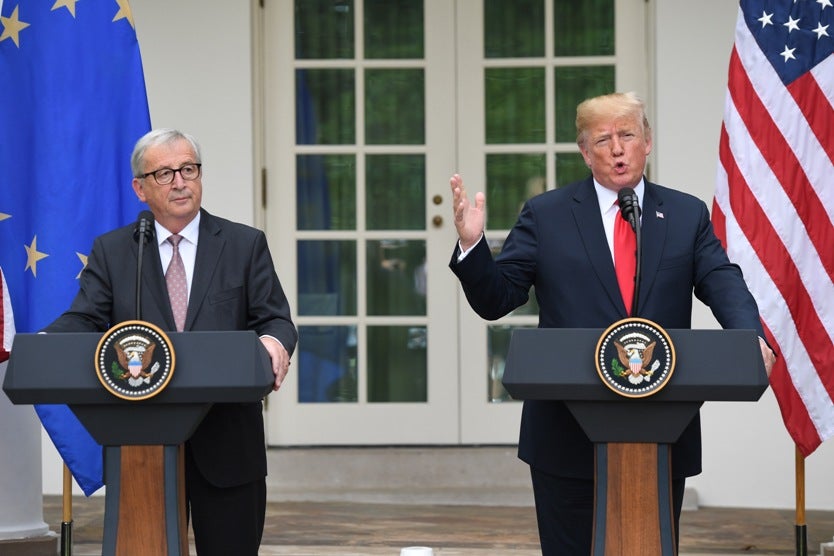 El presidente de Estados Unidos Donald Trump y el de la Comisión Europea Jean Claude Juncker.