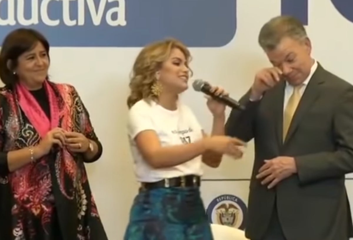 La canción 'Quiero que te quedes', de Adriana Lucía, le llegó al corazón al presidente Juan Manuel Santos