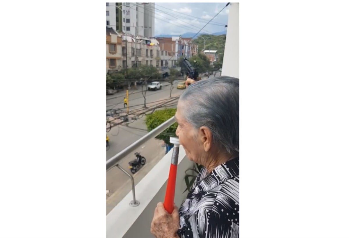 La anciana disparaba al aire en medio de partidos de Colombia