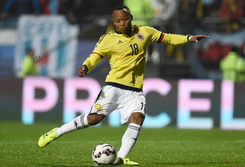 Camilo Zúñiga vistiendo la camiseta de la Selección Colombia