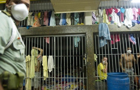Denuncian precarias condiciones en las cárceles.