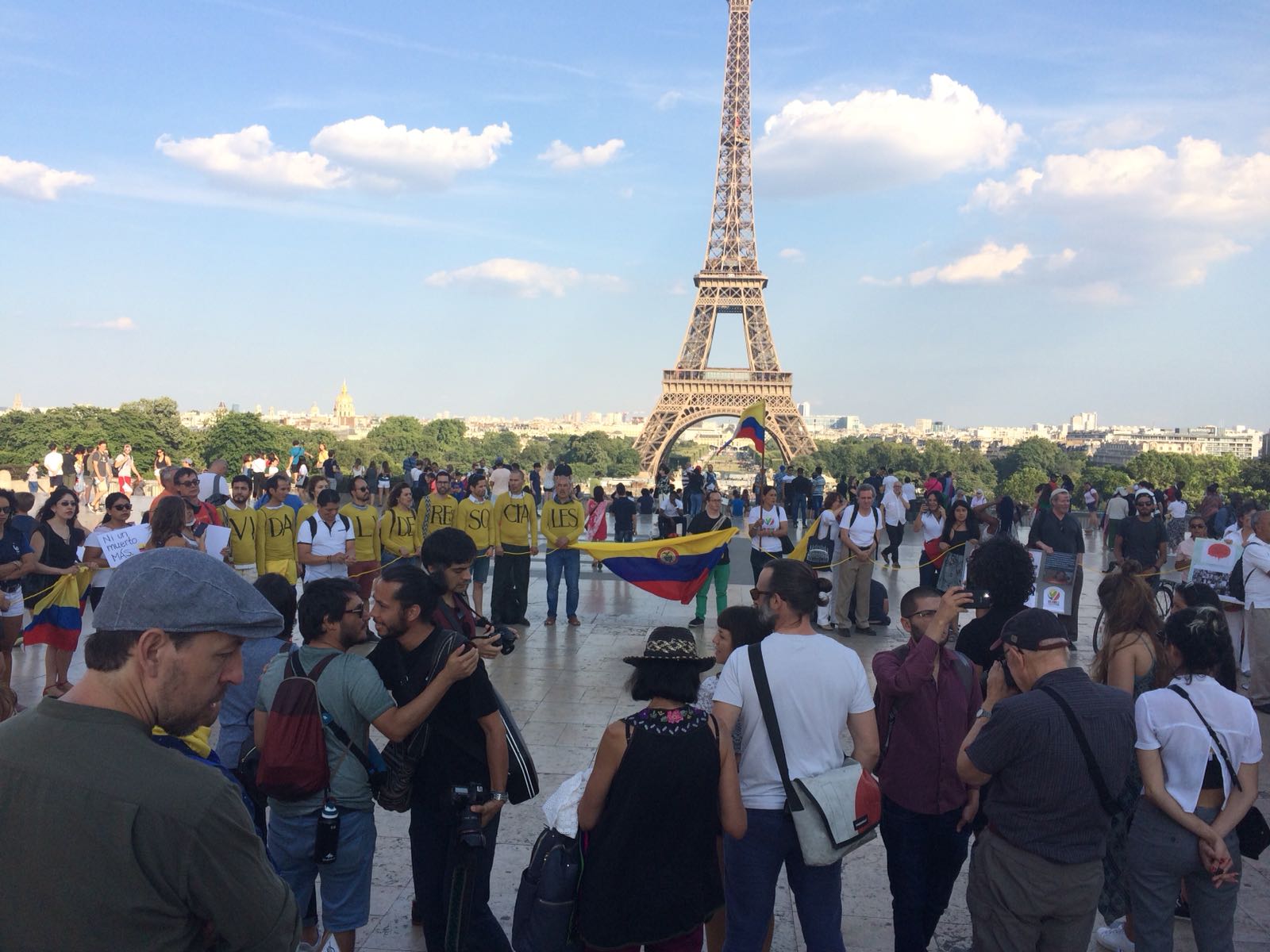 Colombianos en París exigieron solucionar crisis de la educación pública