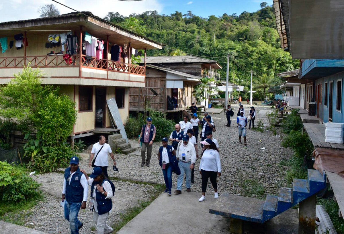 Funcionarios de la Defensoría haciendo un monitoreo en el Valle del Cauca