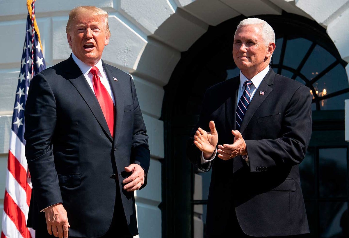 Donald Trump junto a Mike Pence