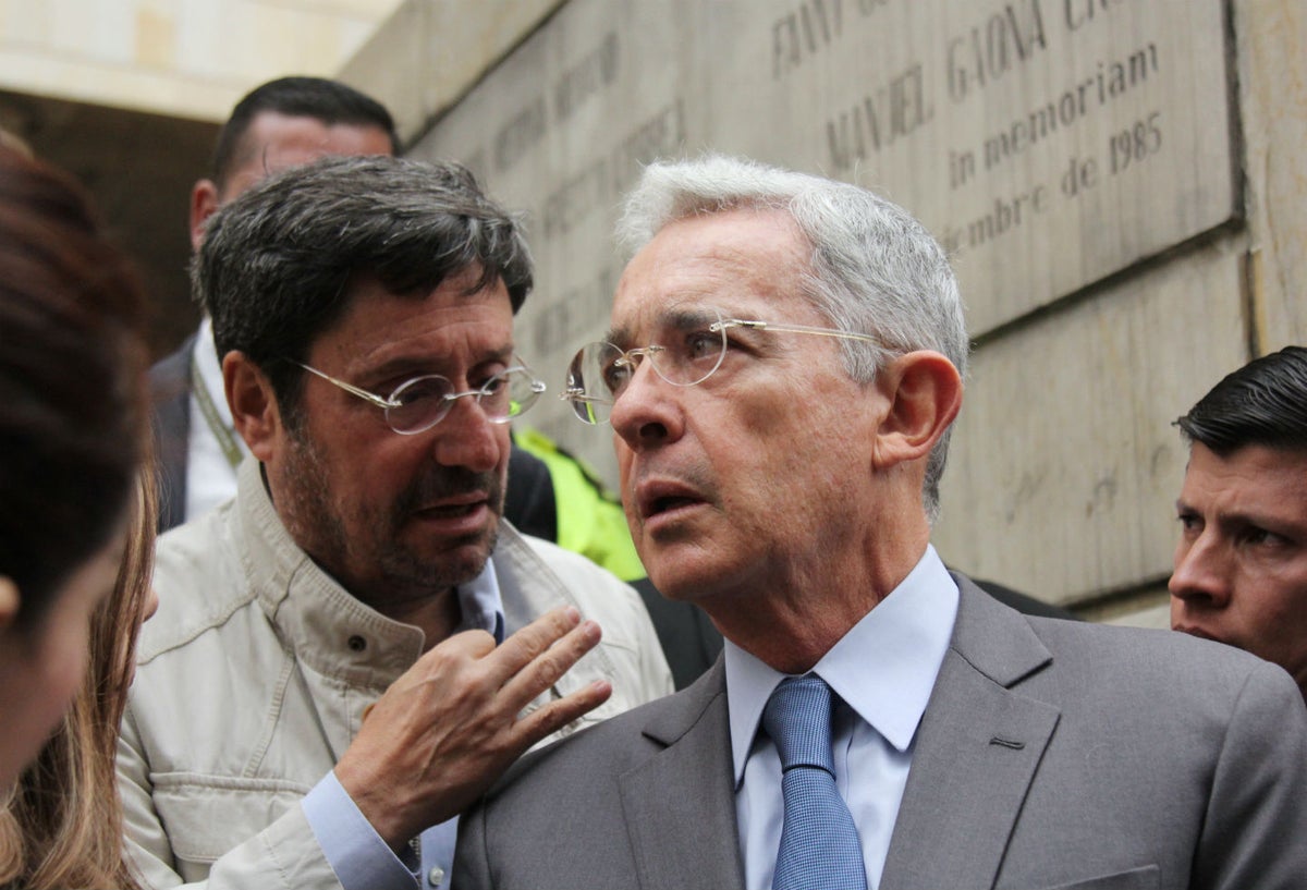 Francisco Santos expresó rotundo apoyo a Álvaro Uribe.