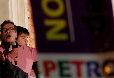 Gustavo Petro levantó polémica por la supuesta relación de las FF.MM. con bandas criminales.