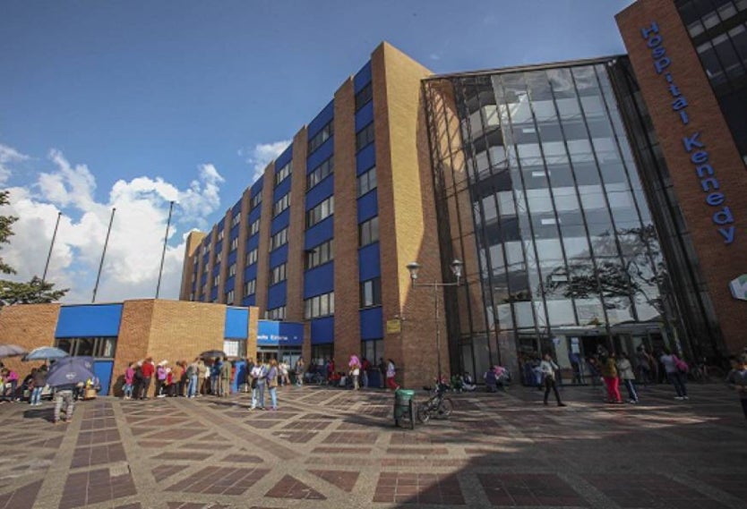 Protesta de médicos en el Hospital de Kennedy La FM