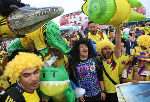 Hinchas colombianos a las afueras del estadio Spartak.