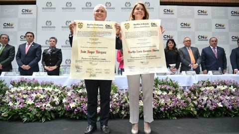 IVÁN DUQUE RECIBE CREDENCIAL DEL CNE