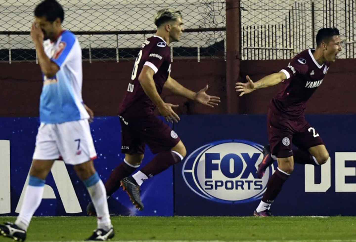 El conjunto 'granate' abrió la serie como local