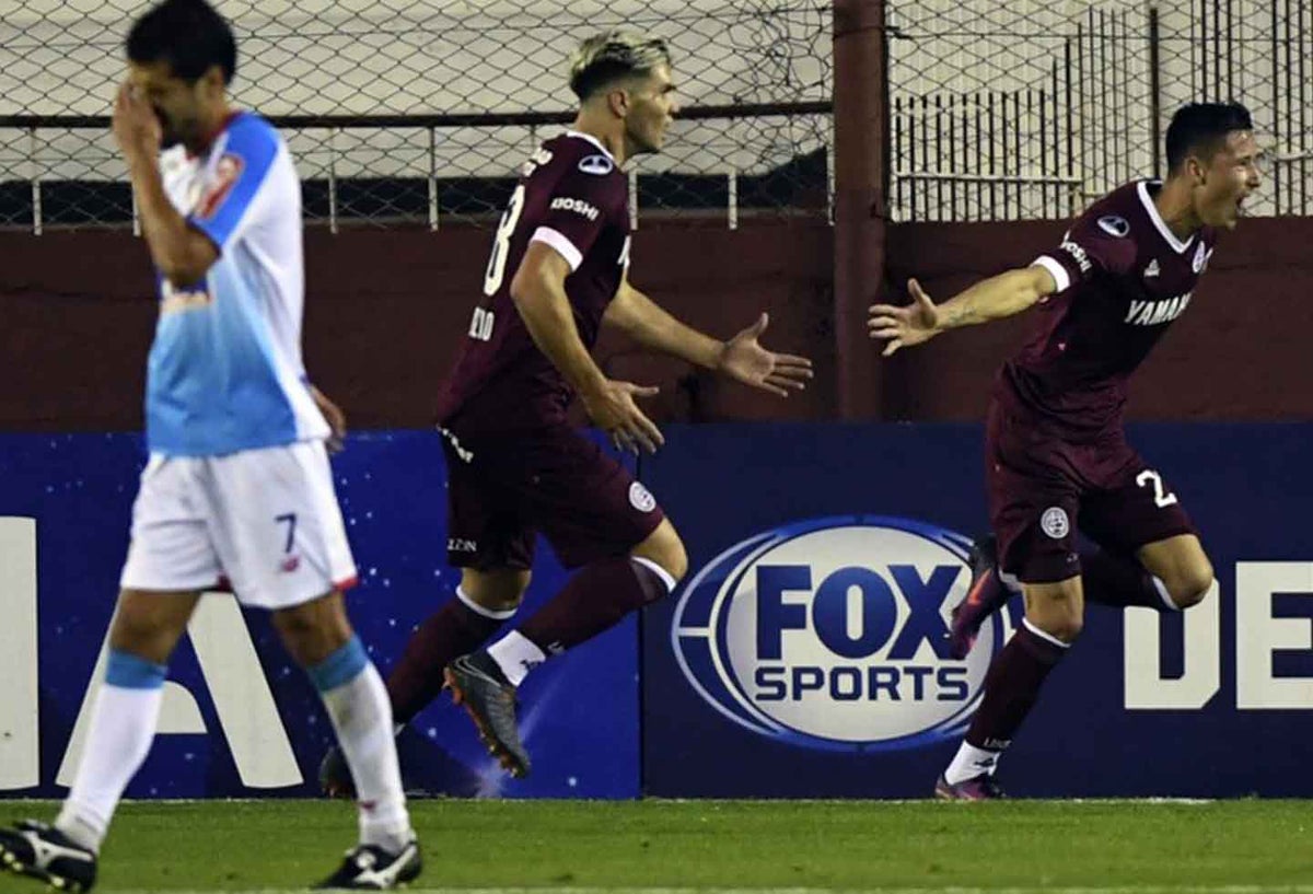 El conjunto 'granate' abrió la serie como local