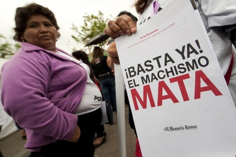 Las mujeres saudíes podrán tramitar su pasaporte y salir del país sin el consentimiento paterno o de su tutor masculino.