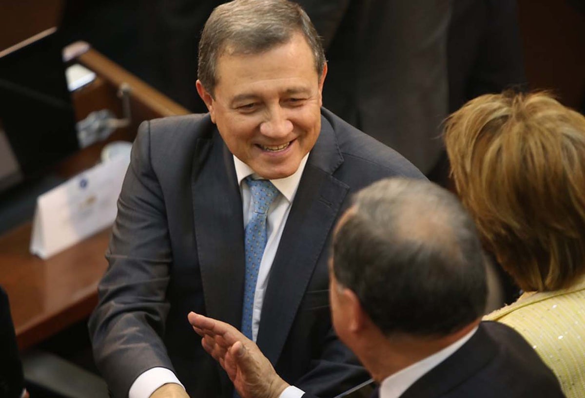 Macías fue elegido como presidente del Senado