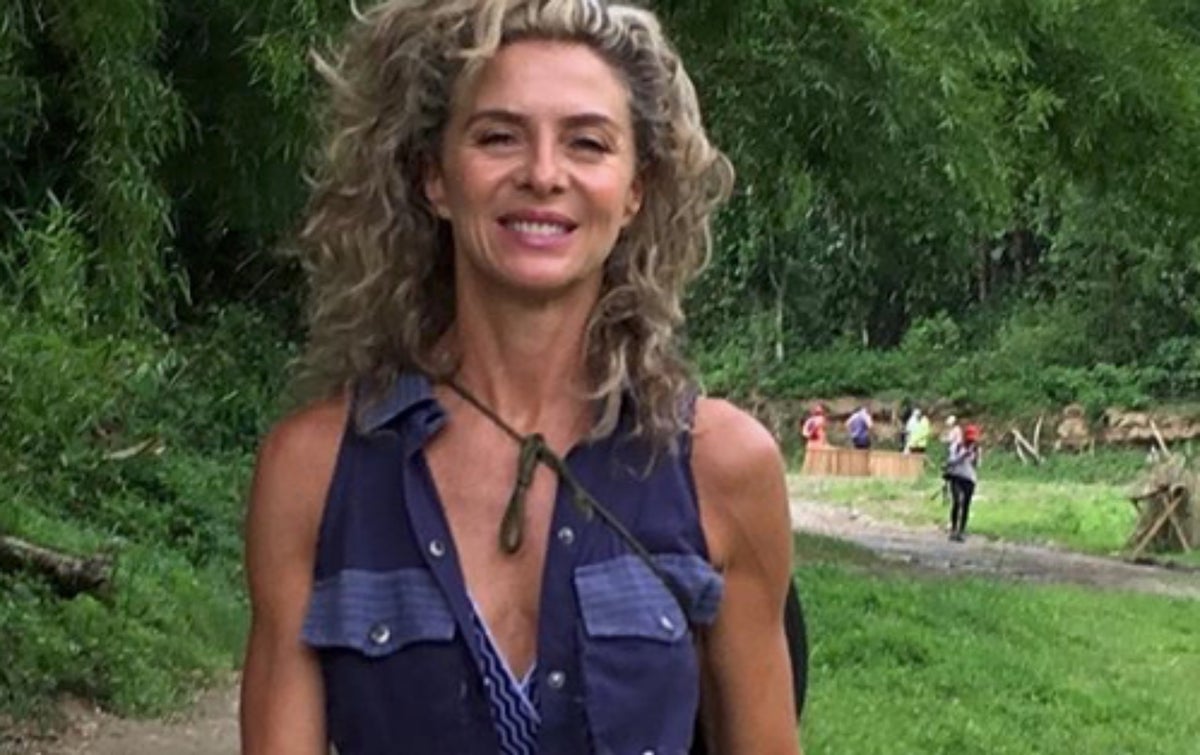 Margarita Rosa De Francisco muestra la cola en apoyo a Mockus