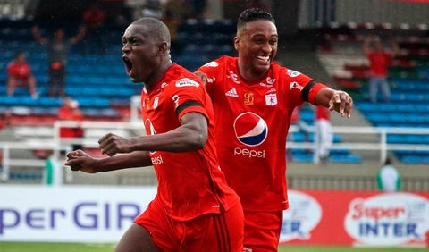 Martínez Borja e Iván Vélez jugando con el América de Cali