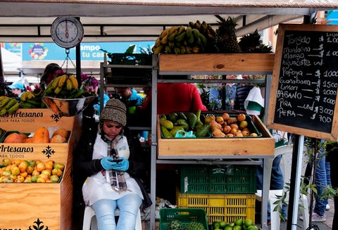 En la Plaza de Bolívar de Bogotá se llevó a cabo una nueva versión del mercado campesino, el primero de junio de 2018