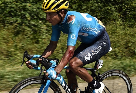 Nairo Quintana tras sufrir caída en la etapa 18 del Tour de Francia