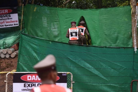 Operativo de rescate de la cueva en Tailandia.