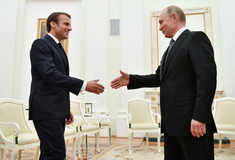 Presidentes Emmanuel Macron y Vladímir Putin